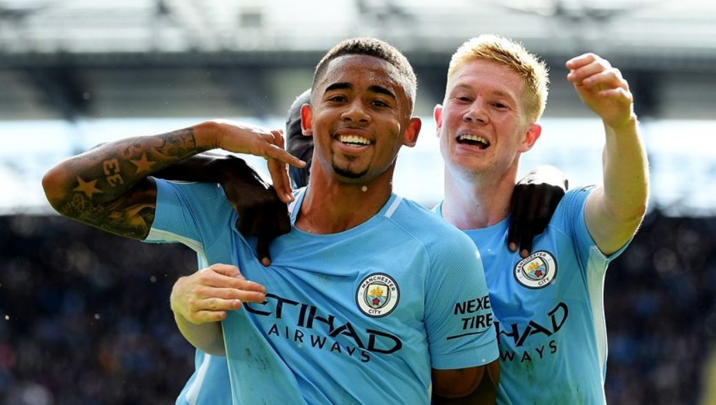  英超榜首大战，利物浦击败曼城夺魁