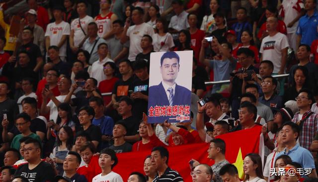  篮球评论员犀利点评，深度解读比赛走向