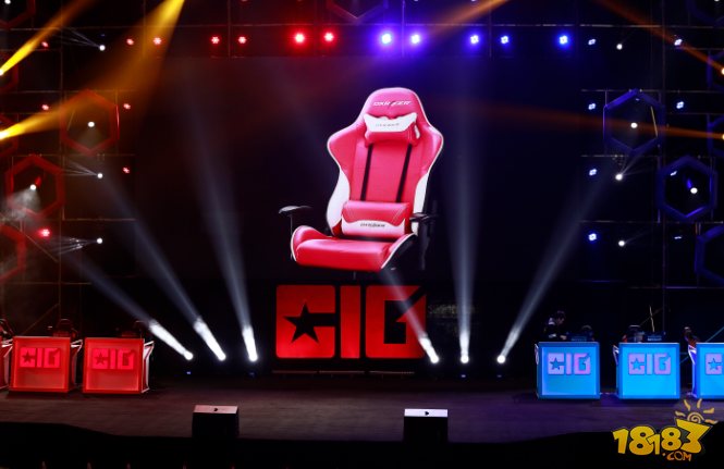  电竞解说激情澎湃点燃观赛热情