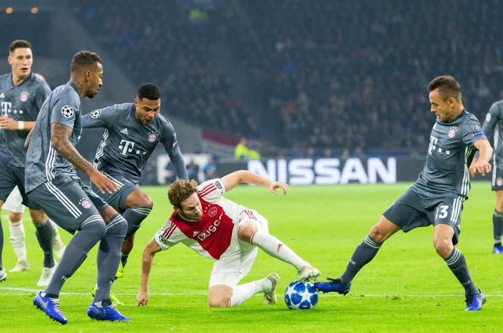  德甲射手王争霸，莱万梅开二度助拜仁