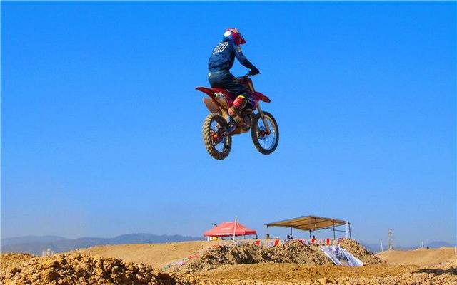  快攻战术盛行，速度与激情碰撞火花