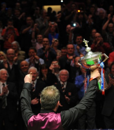  电竞天才少年首夺世界冠军宝座