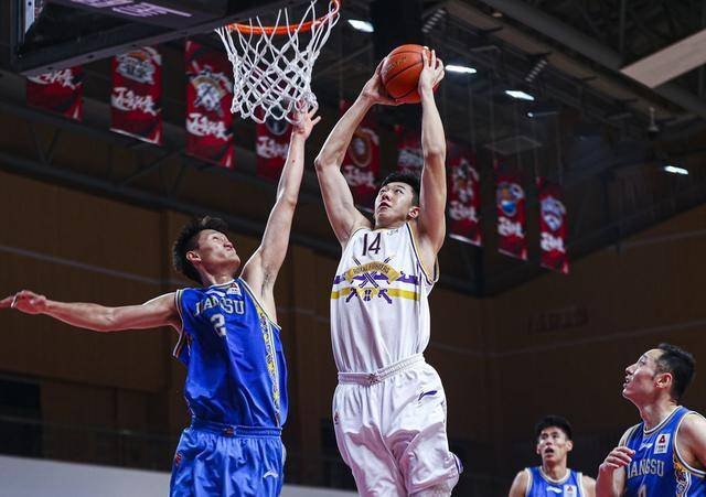  北控男篮多点开花，主场大胜南京同曦队