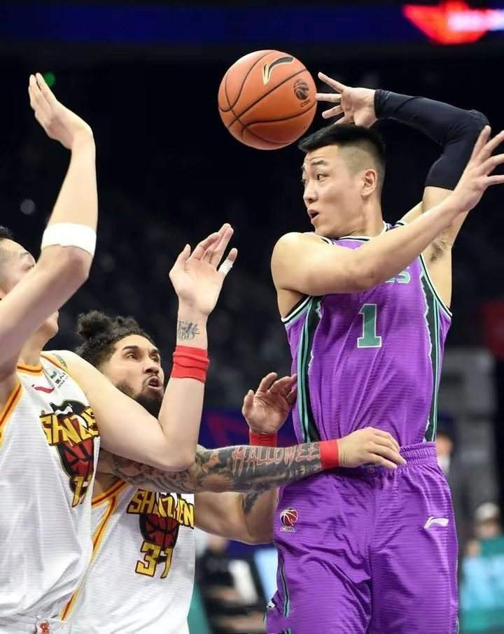  深圳马可波罗失误连连，不敌山东高速男篮