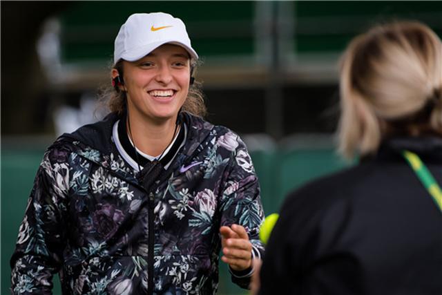  斯维亚泰克卫冕成功，罗兰加洛斯续写波兰传奇